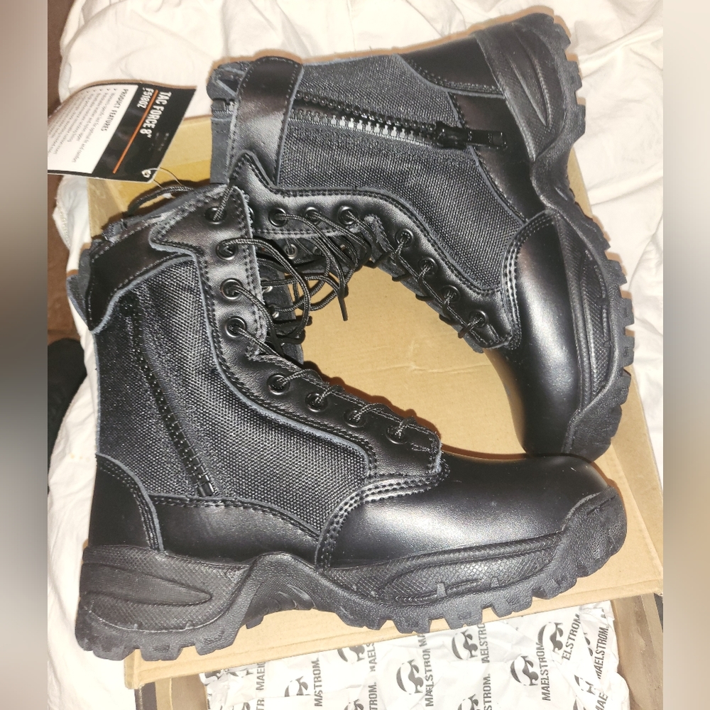 Boots - Picture 7 of 9